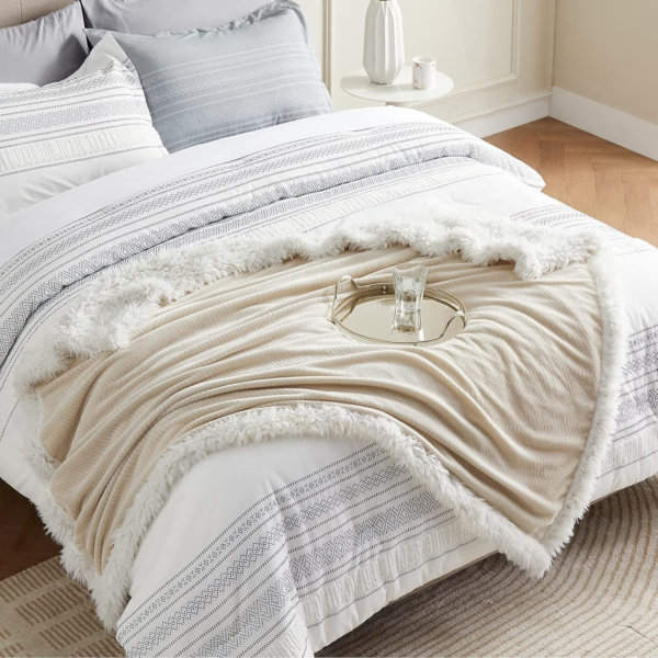 Sherpa Fleece Throw Blanket - Beige Herringbone Throw, 50 X 60 Inches, Warm, Soft, Lightweight, Winter, Unisex, Camping