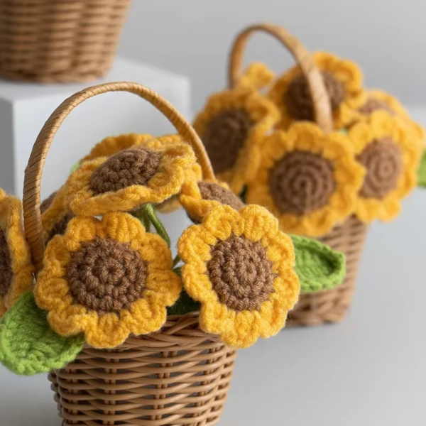 Crochet Flower Cute Finished Woven Sunflowers Potted Hand-Knitted Sunflowers Table Home Decor Wedding Ornament Friends Gift