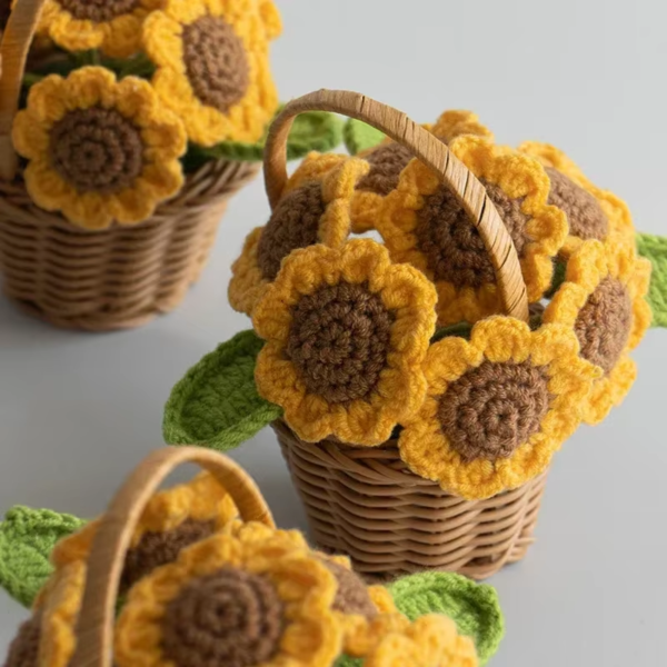 Crochet Flower Cute Finished Woven Sunflowers Potted Hand-Knitted Sunflowers Table Home Decor Wedding Ornament Friends Gift
